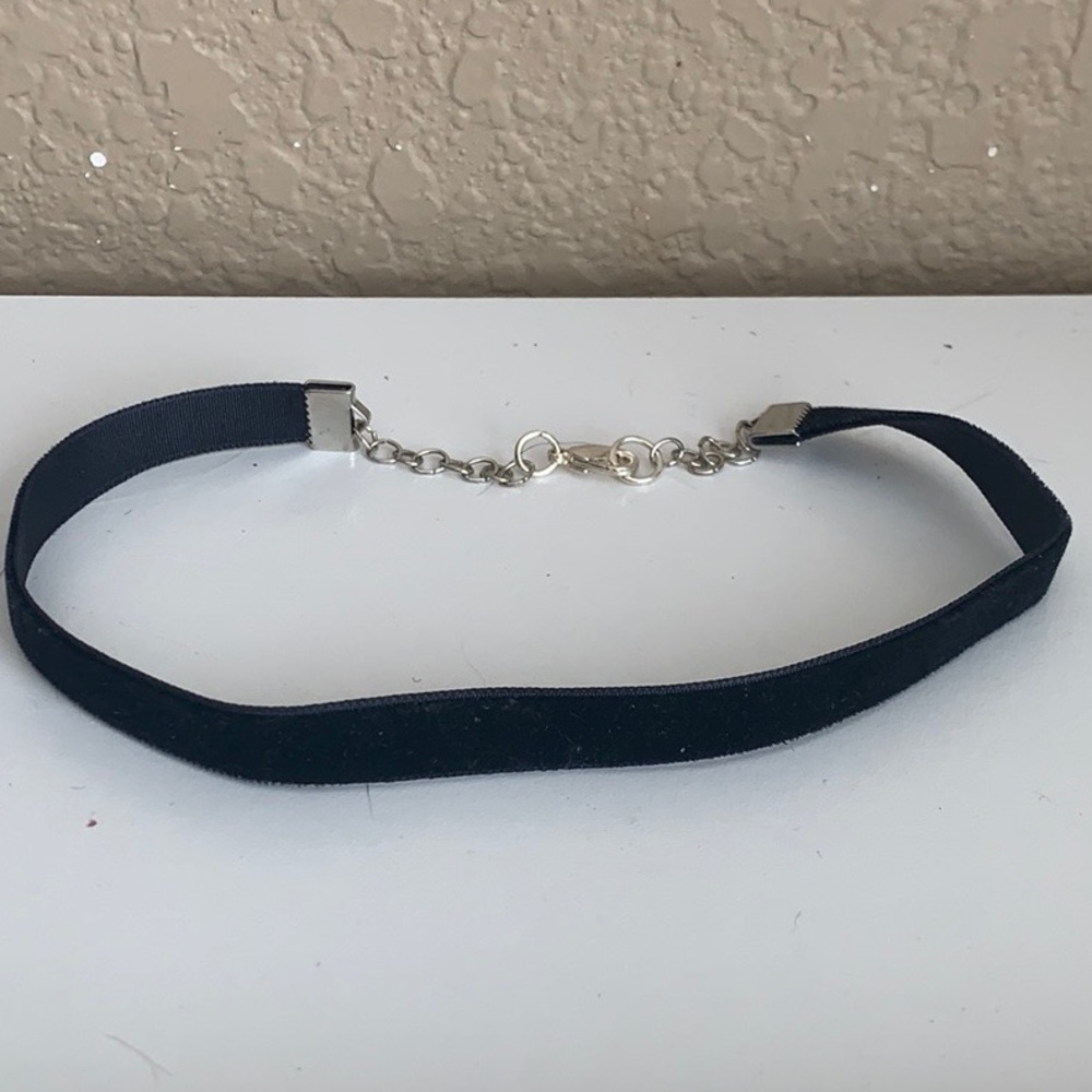 Black choker